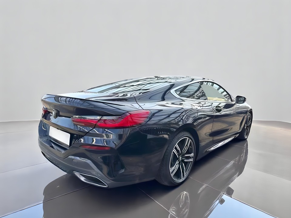 BMW Seria 8 M850i xDrive Coupé (3)