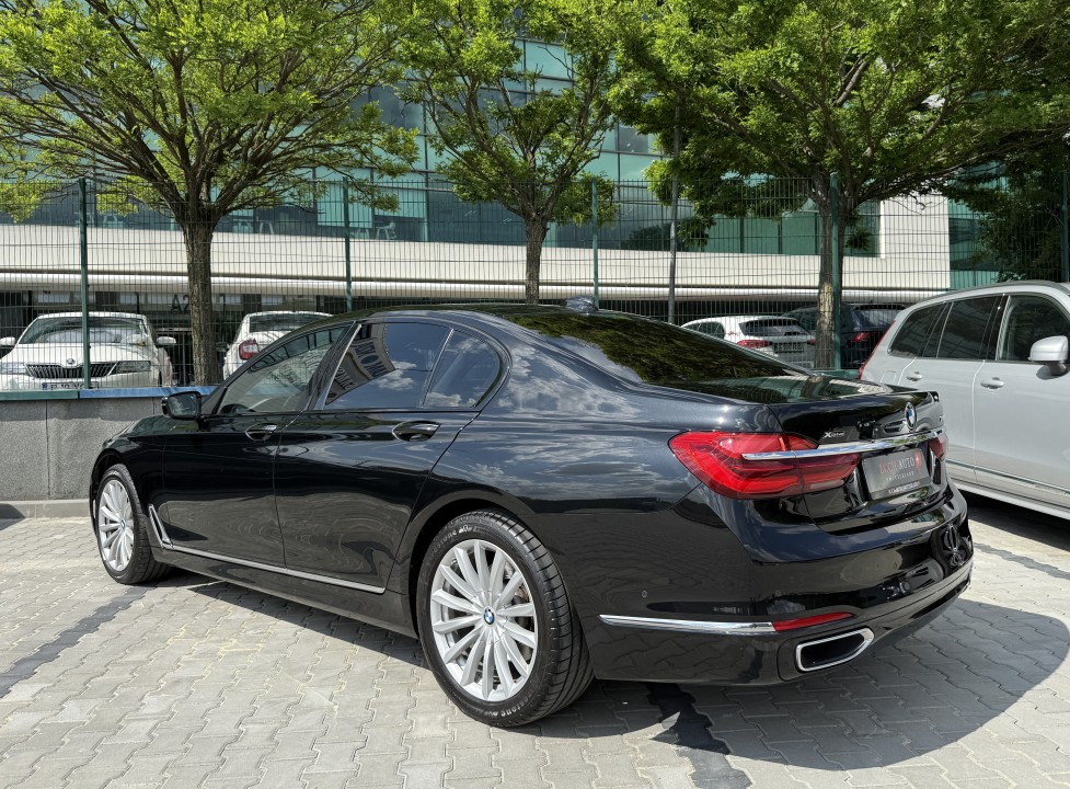 BMW Seria 7 750d xDrive (5)
