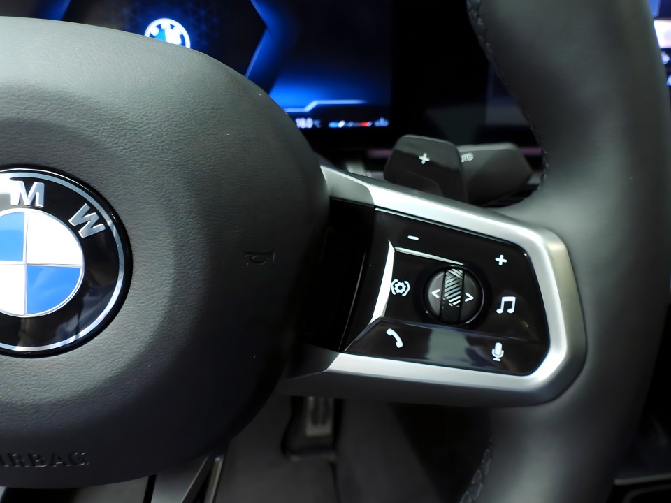 BMW Seria 5 540d xDrive M-Sport - foto 12