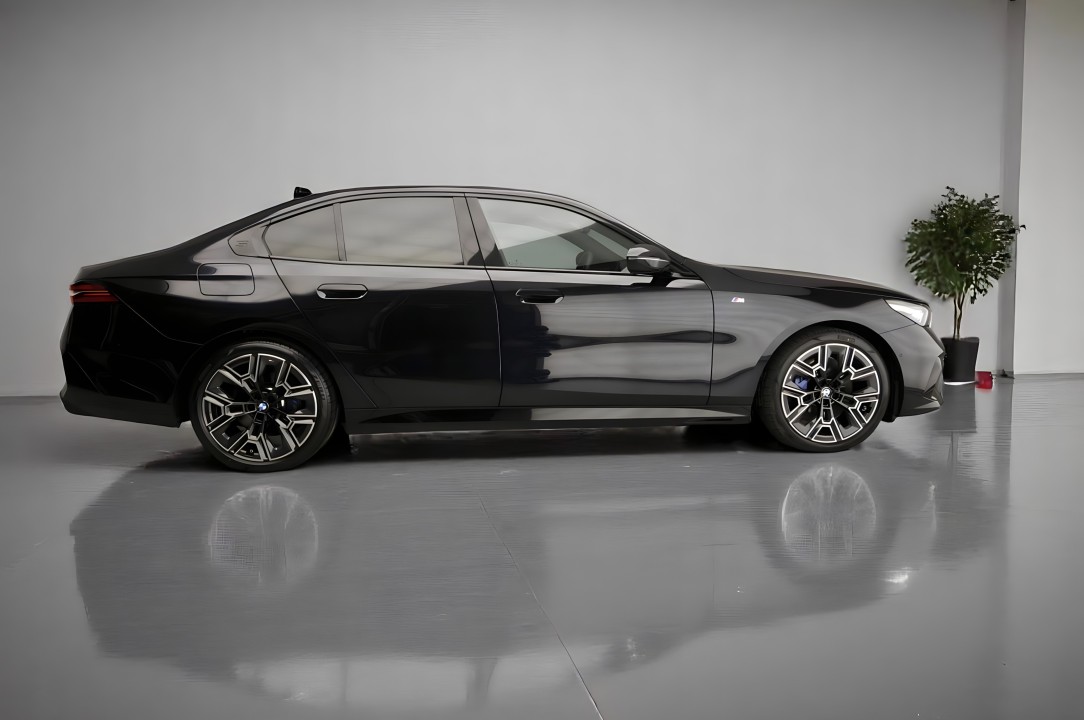 BMW Seria 5 540d xDrive M-Sport (4)