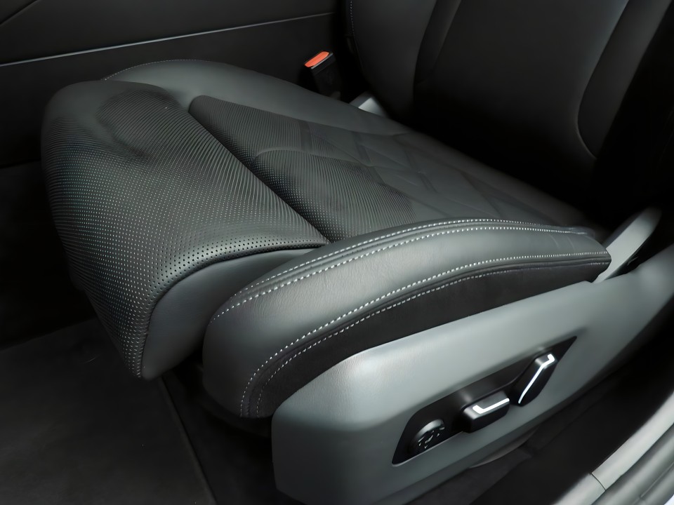 BMW Seria 5 540d xDrive M-Sport - foto 17