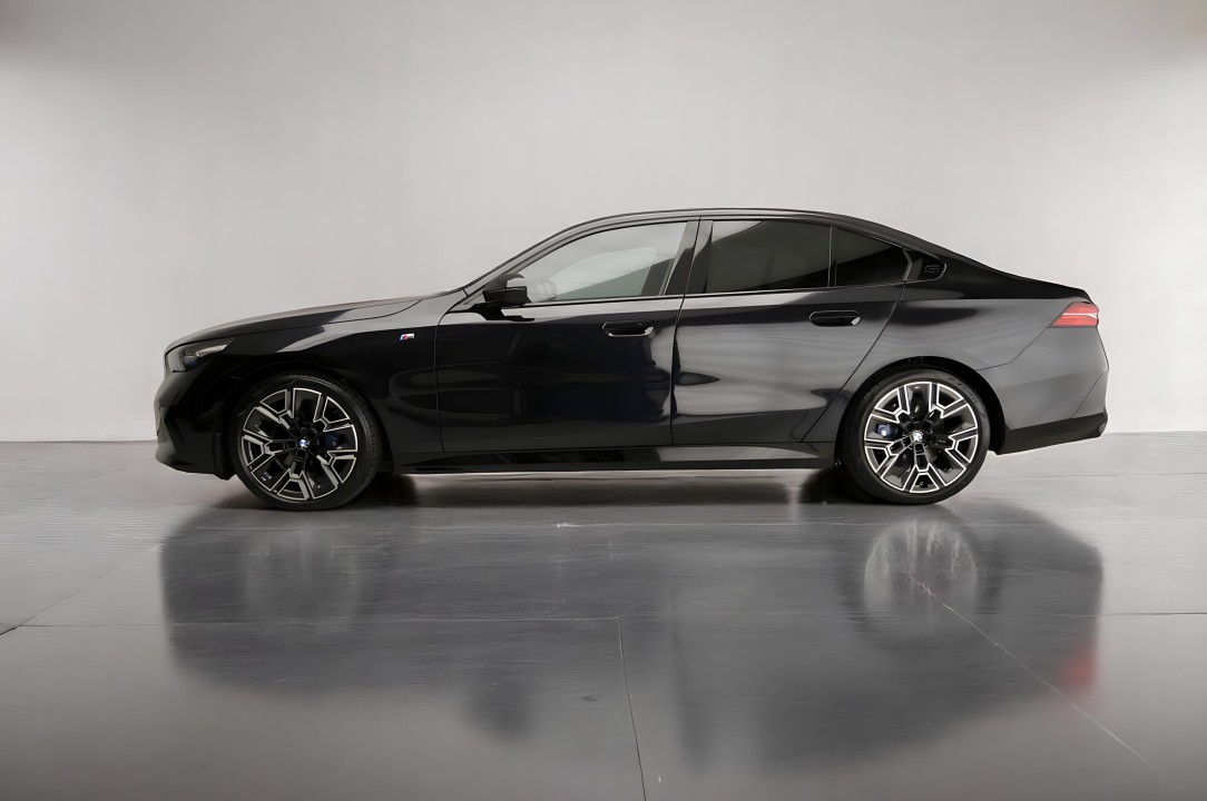 BMW Seria 5 540d xDrive M-Sport (3)