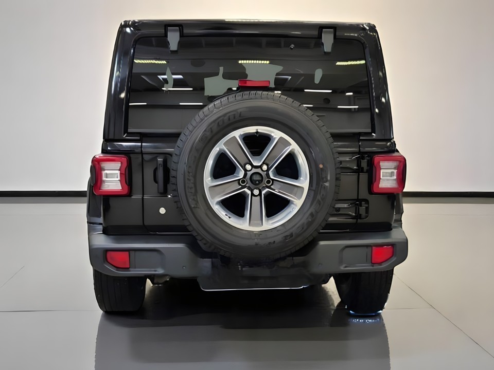 Jeep Wrangler Sahara (4)