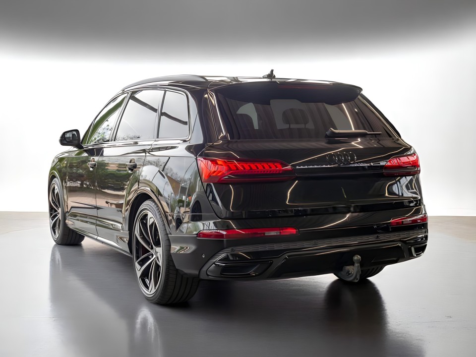 Audi Q7 55 TFSI Quattro Tiptronic S-line (2)