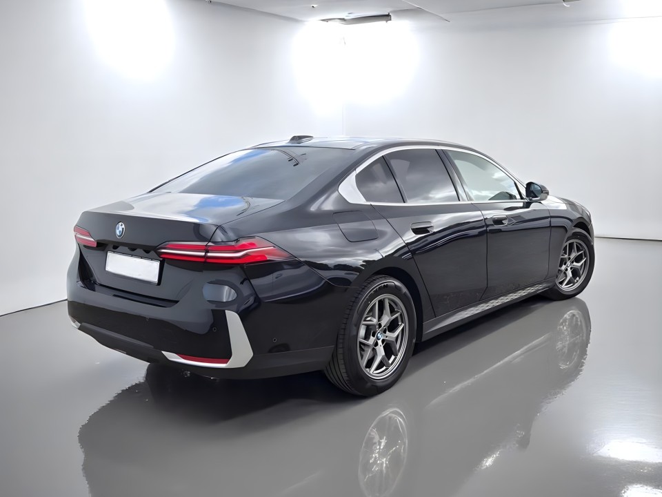 BMW Seria 5 520D XDRIVE (2)