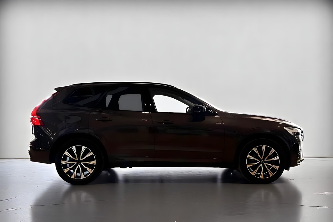 Volvo XC 60 B4 Plus Dark (2)