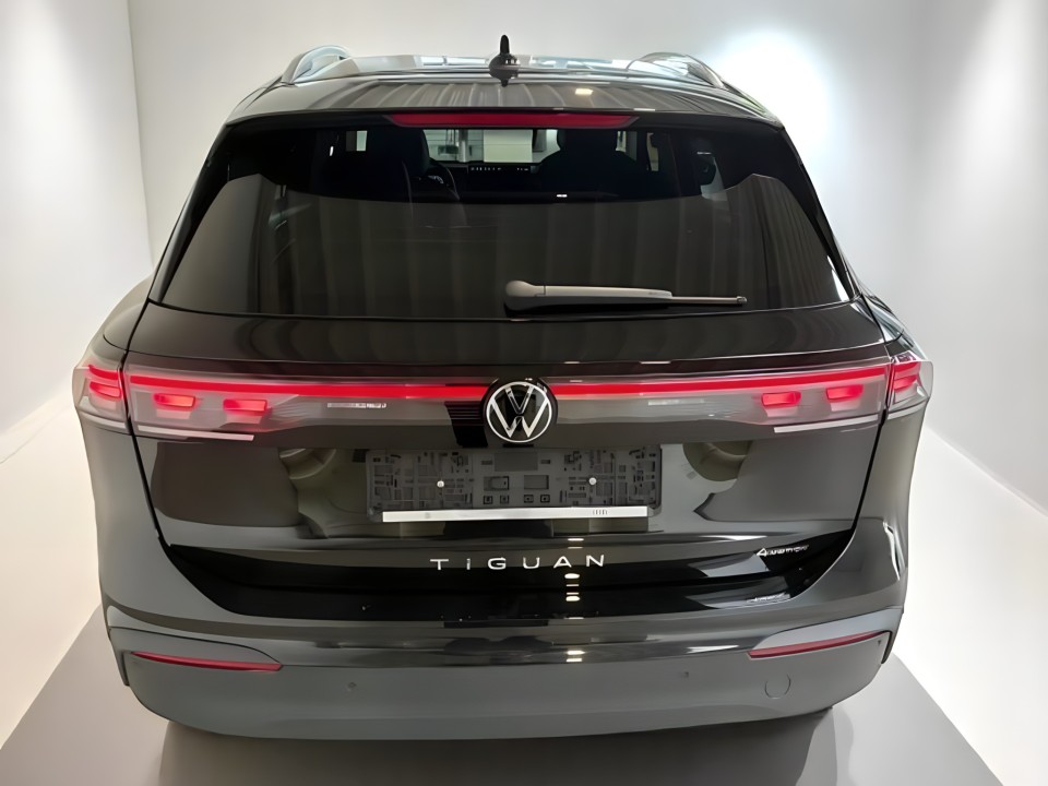 Volkswagen Tiguan Life 2.0TDI DSG 4MOTION (3)