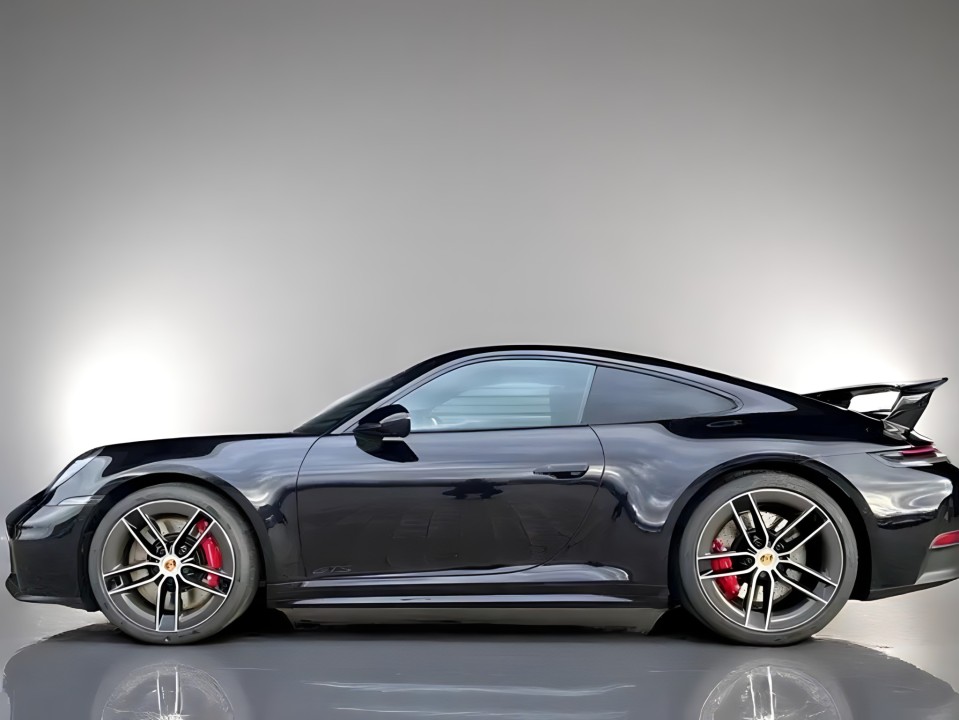 Porsche 911 Carrera 4 GTS (2)