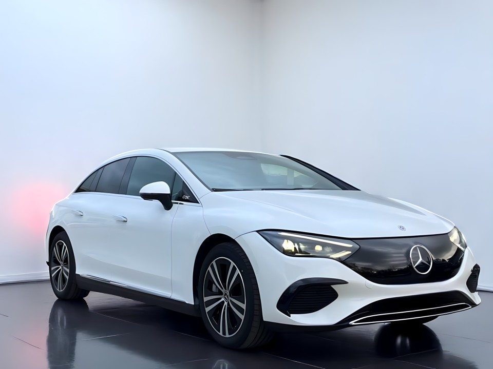 Mercedes-Benz EQE 300 (4)