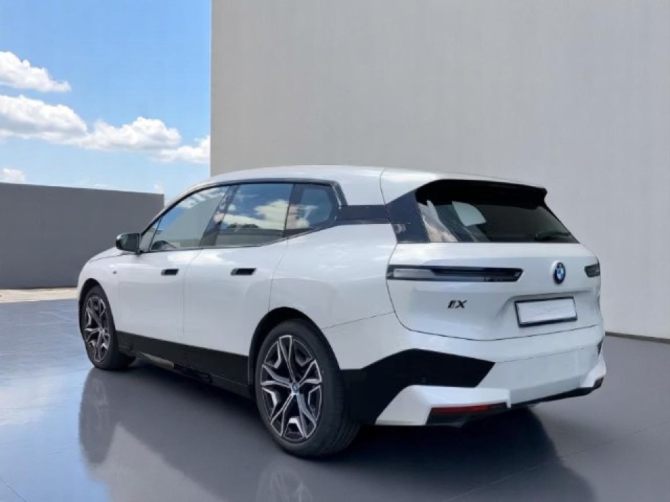 BMW IX M60 (4)