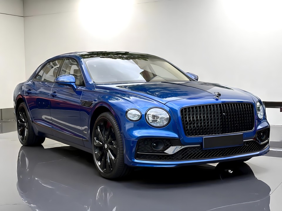 Bentley Flying Spur AZURE (3)