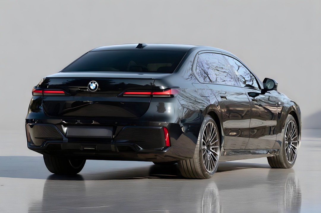 BMW Seria 7 740d M-Sport (2)