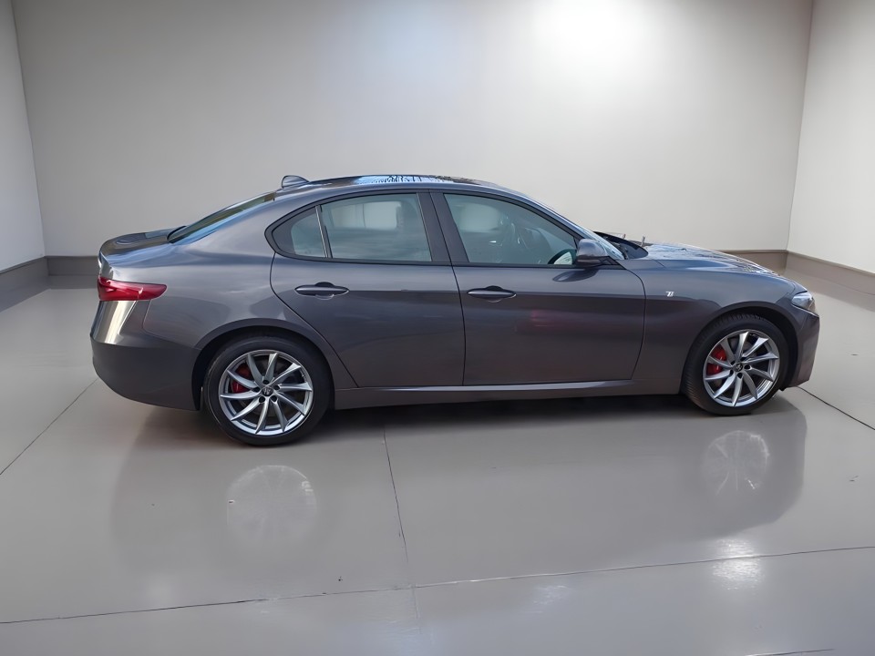 Alfa Romeo Giulia Turbo (2)