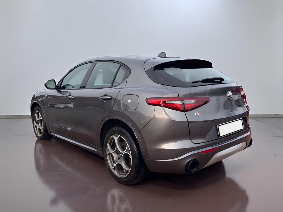 Alfa Romeo Stelvio (5)