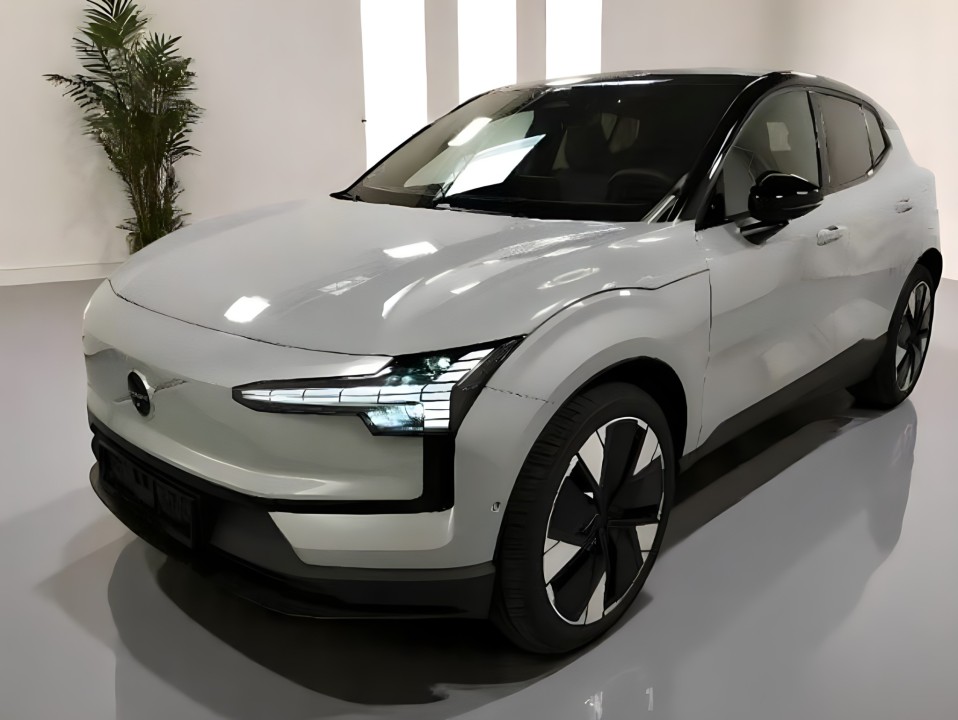 Volvo EX30 Ultra Performance (4)