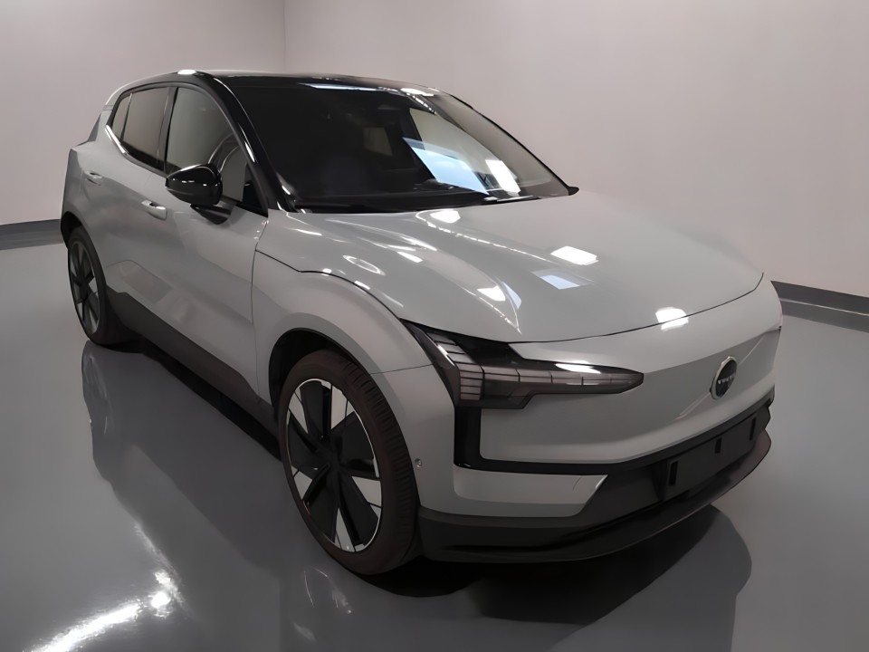 Volvo EX30 Ultra Performance (1)