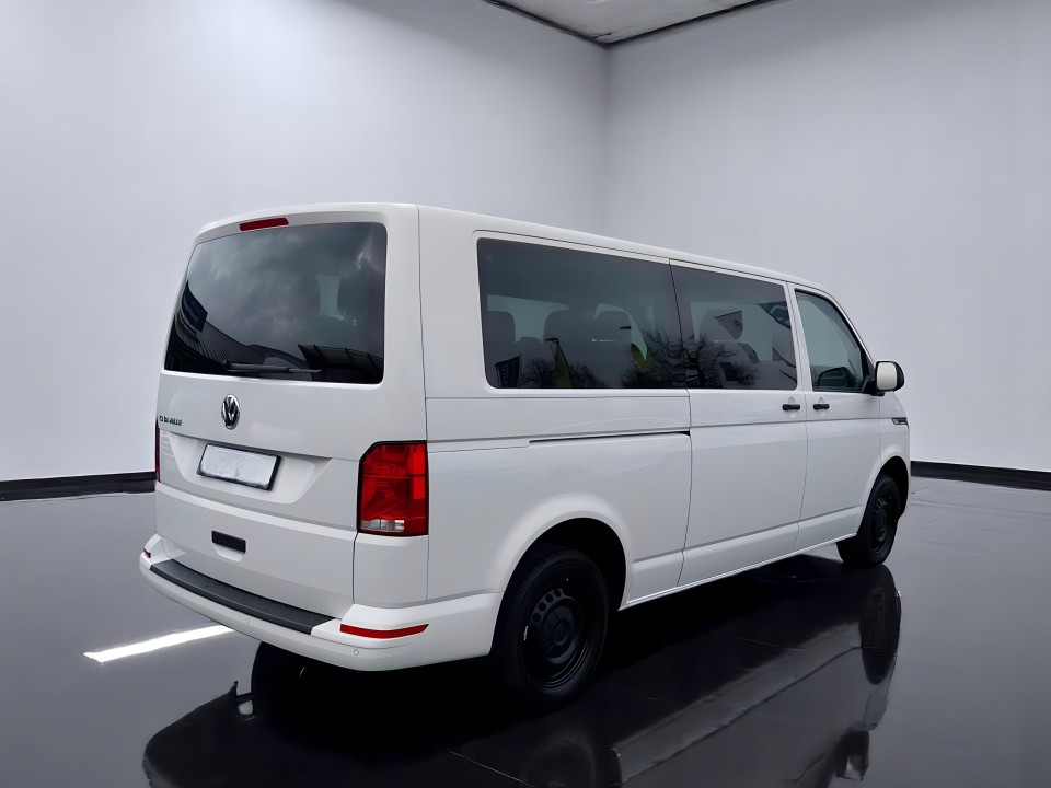 Volkswagen Caravelle 6.1 (2)