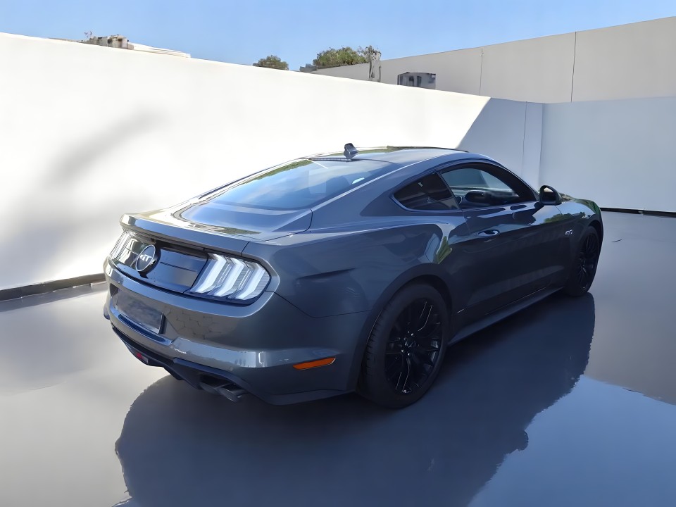 Ford Mustang 5.0 V8 GT Coupe (2)