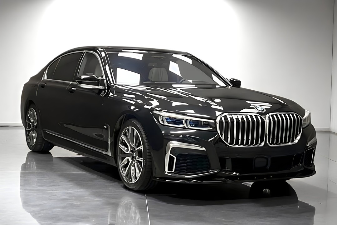 BMW Seria 7 745Le xDrive M-Sport