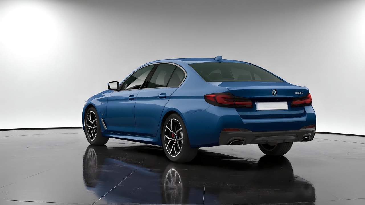 BMW Seria 5 530e A (3)