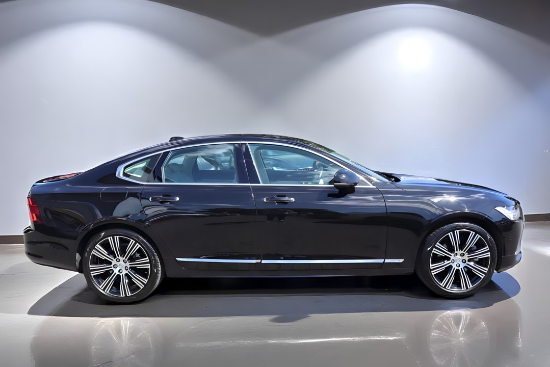 Volvo S90 T8 Recharge AWD (2)