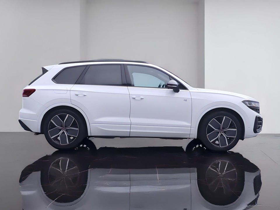 Volkswagen Touareg 3.0 TDI R-Line (2)