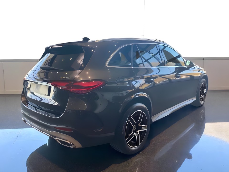Mercedes-Benz GLC 220d 4MATIC AMG (2)