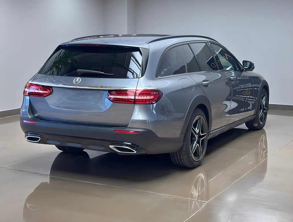 Mercedes-Benz E 220d 4Matic (3)