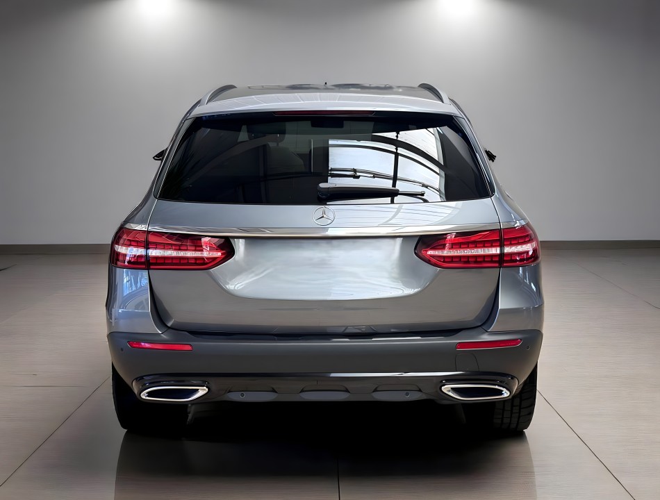 Mercedes-Benz E 220d 4Matic (4)