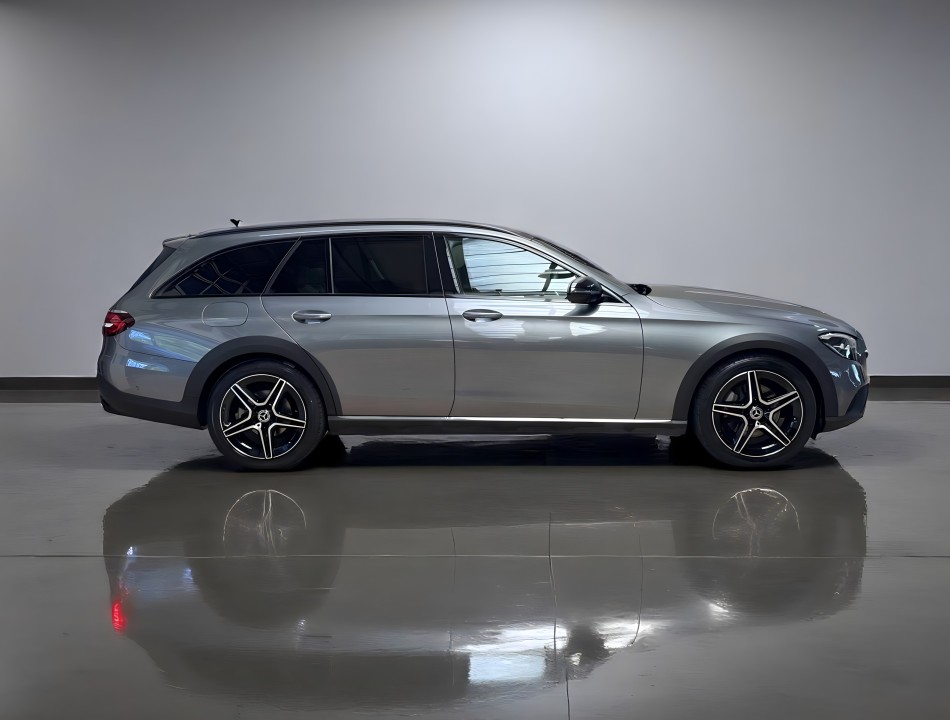 Mercedes-Benz E 220d 4Matic (2)