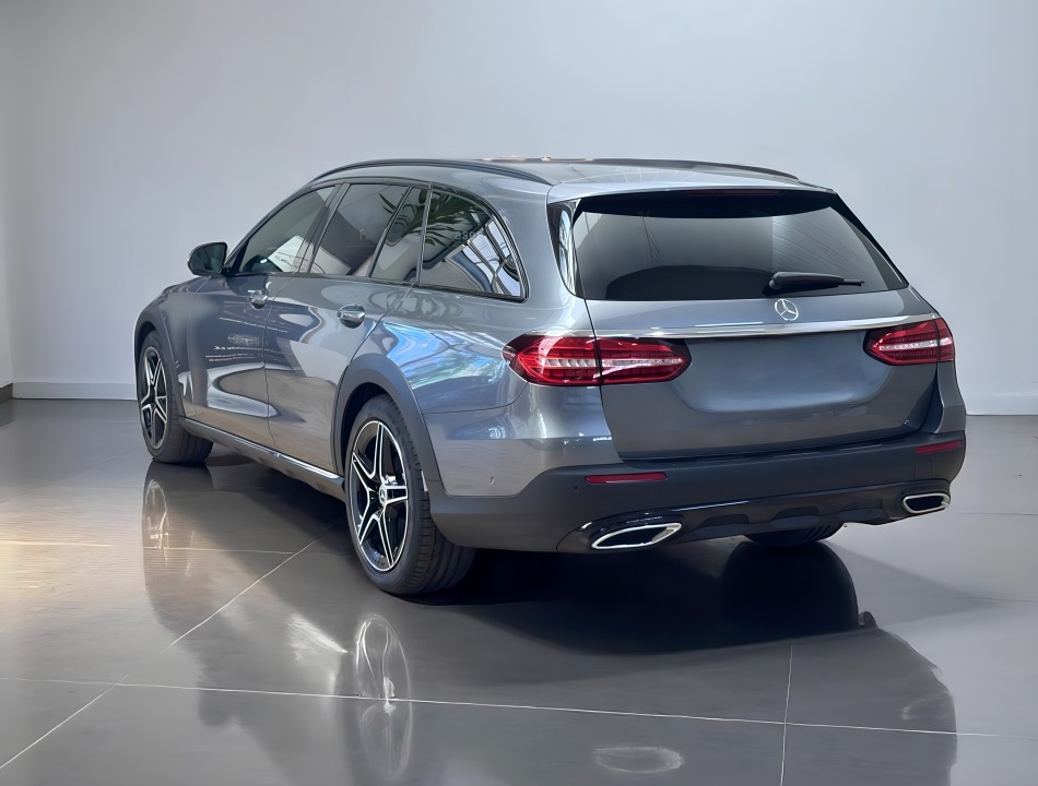 Mercedes-Benz E 220d 4Matic (5)