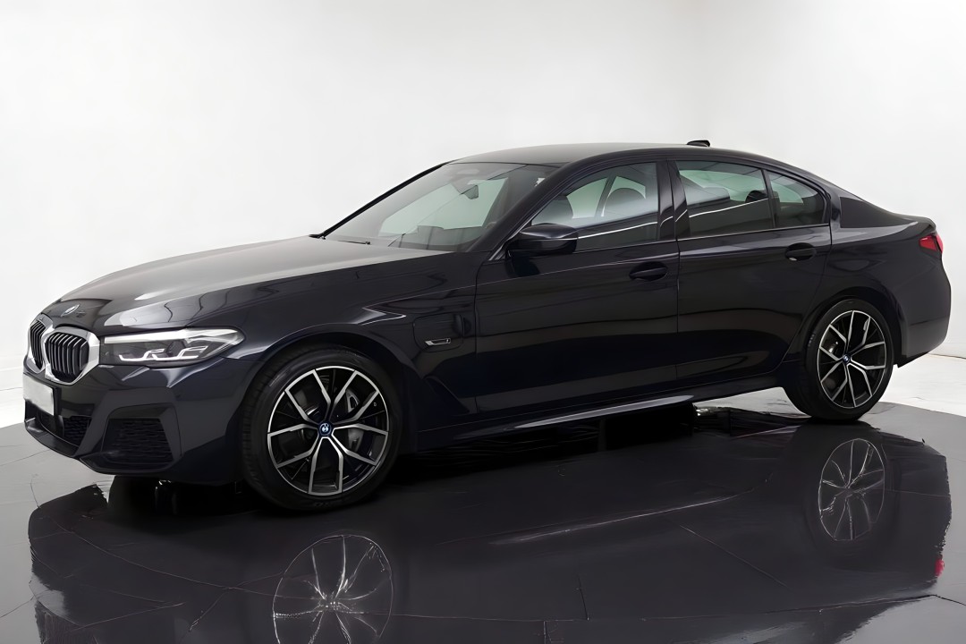 BMW Seria 5 545e xDrive M-Sport (3)