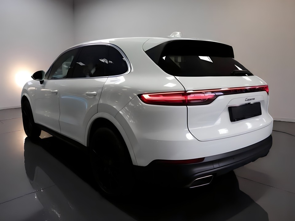 Porsche Cayenne (4)