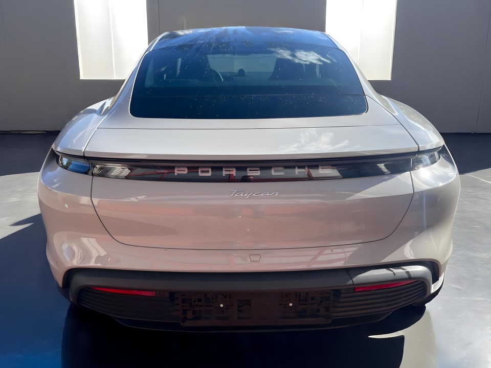 Porsche Taycan Coupe (4)