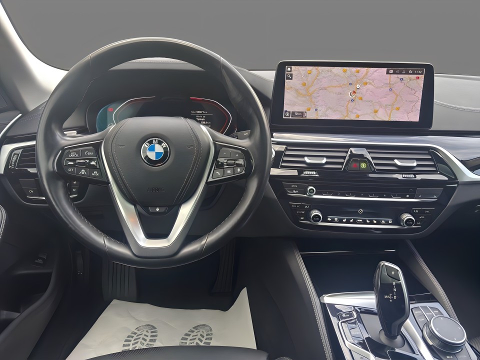 BMW Seria 5 530d xDrive (5)