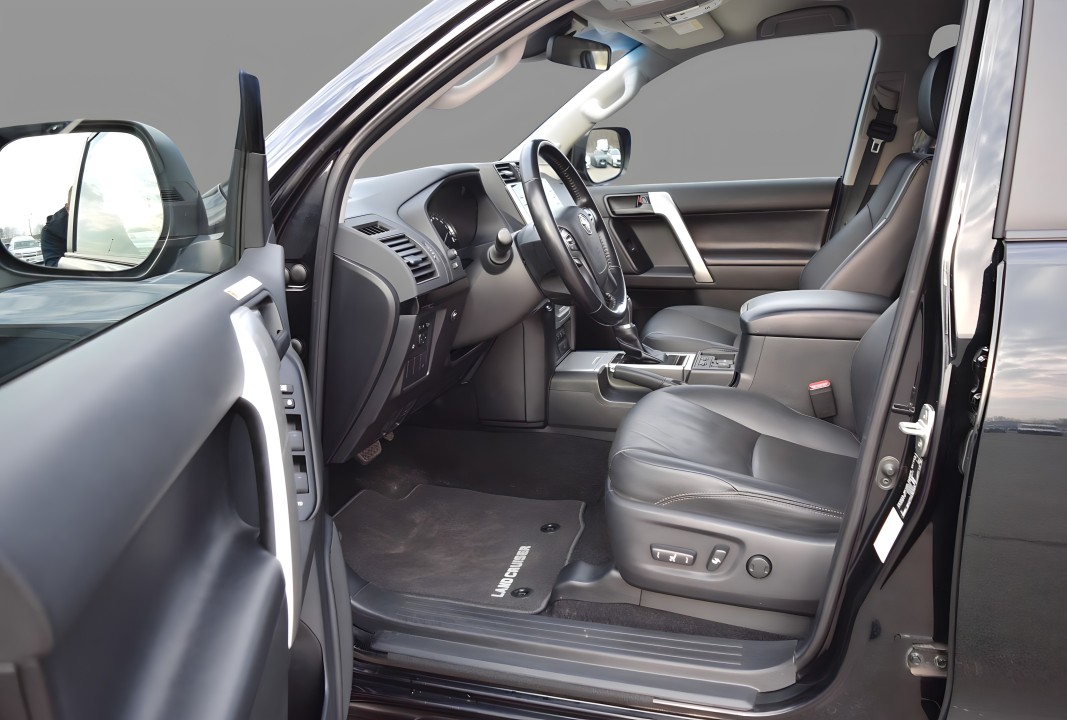 Toyota Land Cruiser (5)