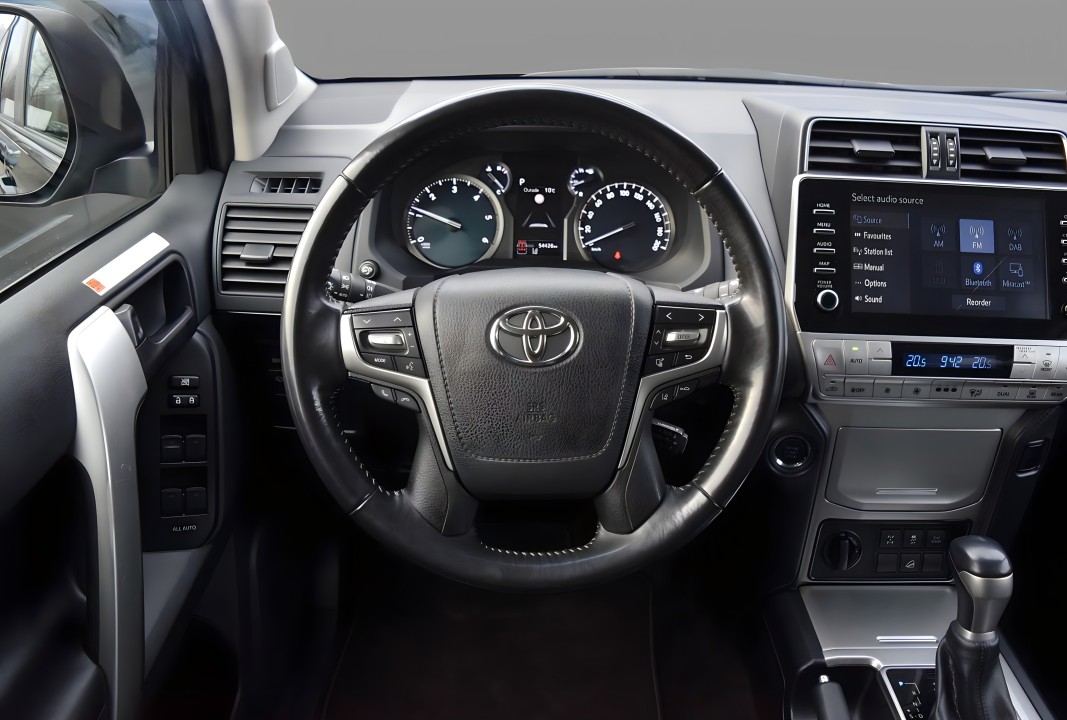 Toyota Land Cruiser (3)