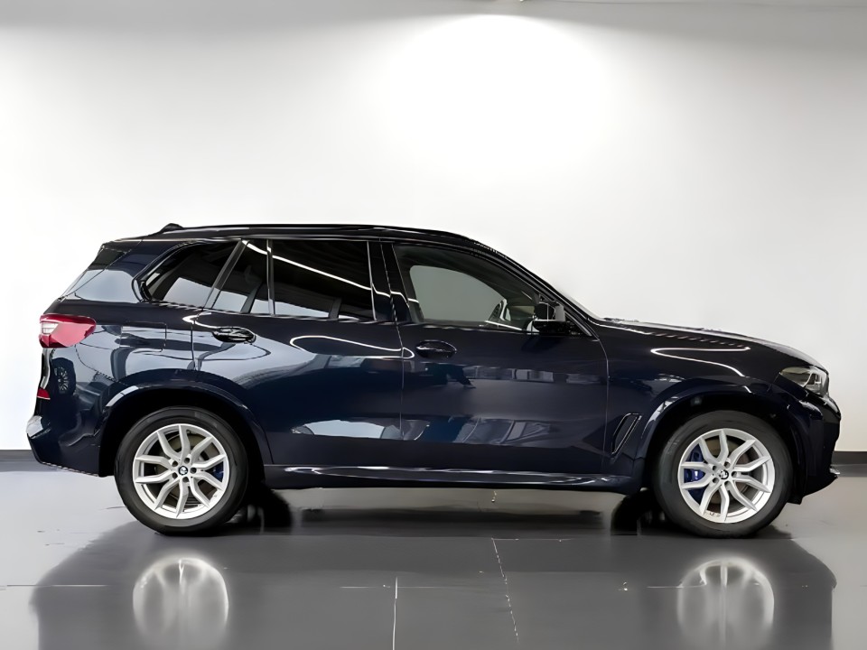 BMW X5 xDrive30dA M-Sport (2)