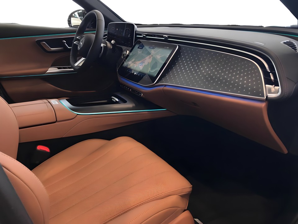 Mercedes-Benz E 300e AMG (4)