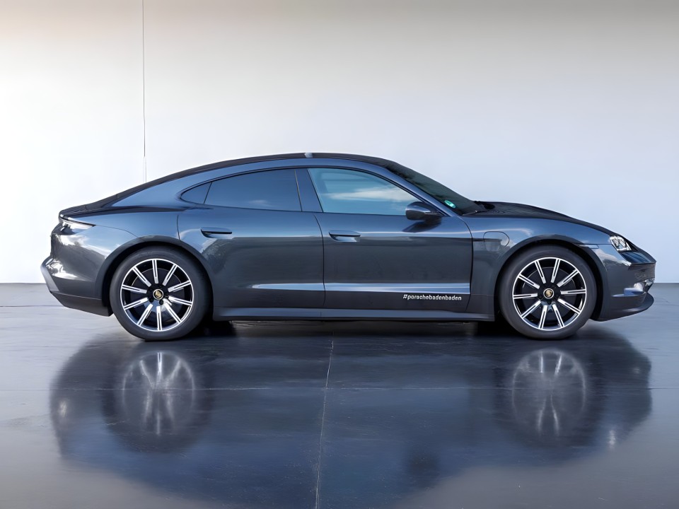 Porsche Taycan (4)