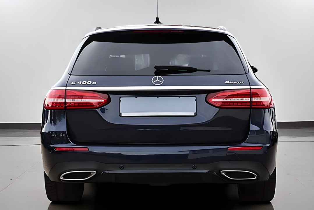 Mercedes-Benz E 400d 4MATIC AMG (3)