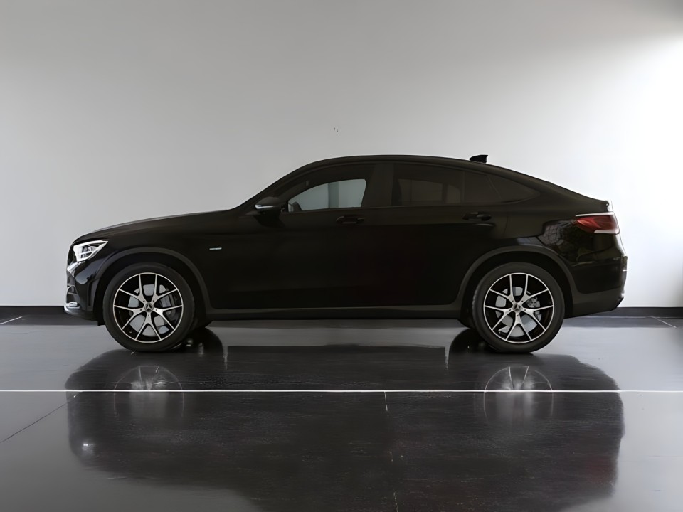 Mercedes-Benz GLC 300de 4MATIC Coupé AMG (2)