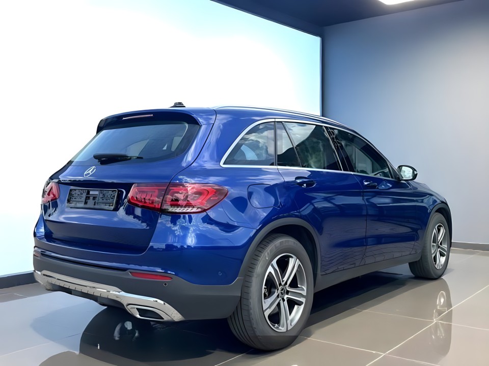 Mercedes-Benz GLC 220d 4MATIC (2)