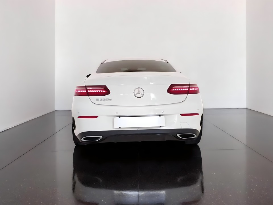 Mercedes-Benz E 220d Coupe (5)