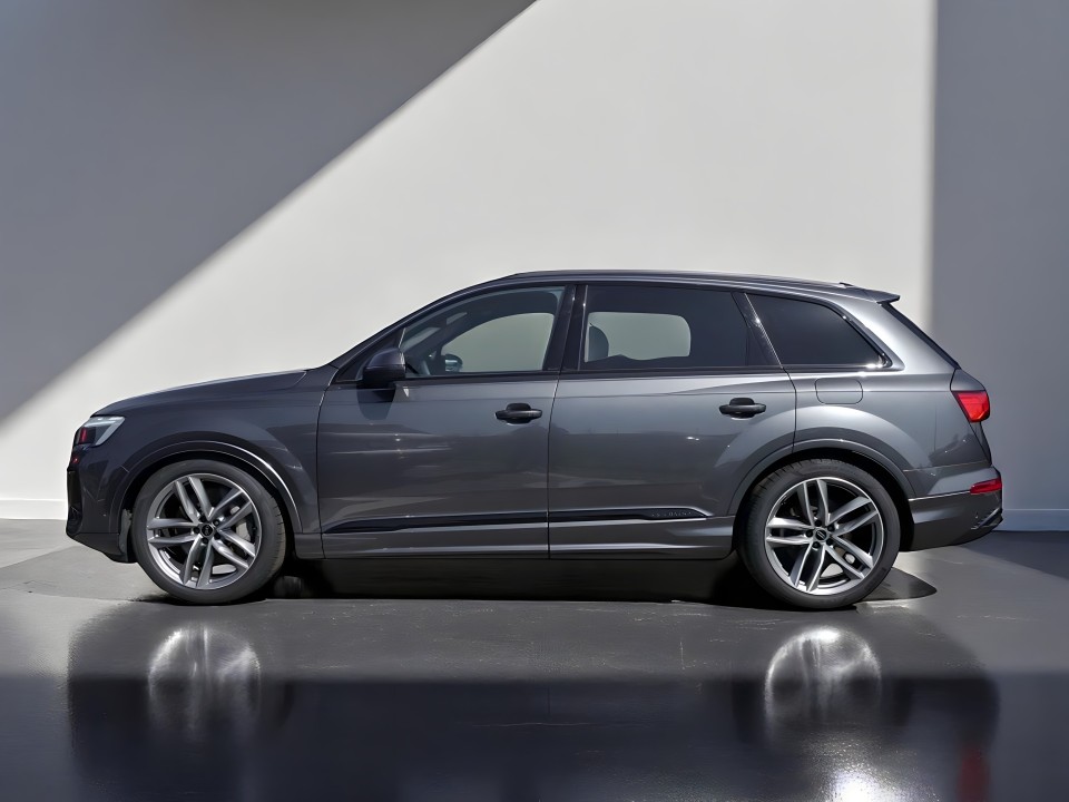 Audi Q7 55TFSIe Quattro Tiptronic S-line (2)
