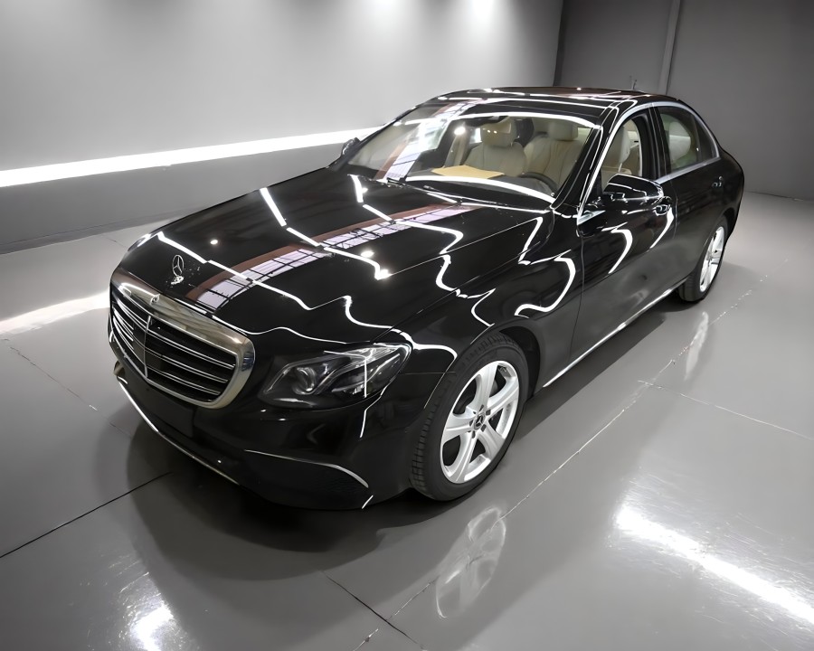 Mercedes-Benz E 220d 4MATIC (4)