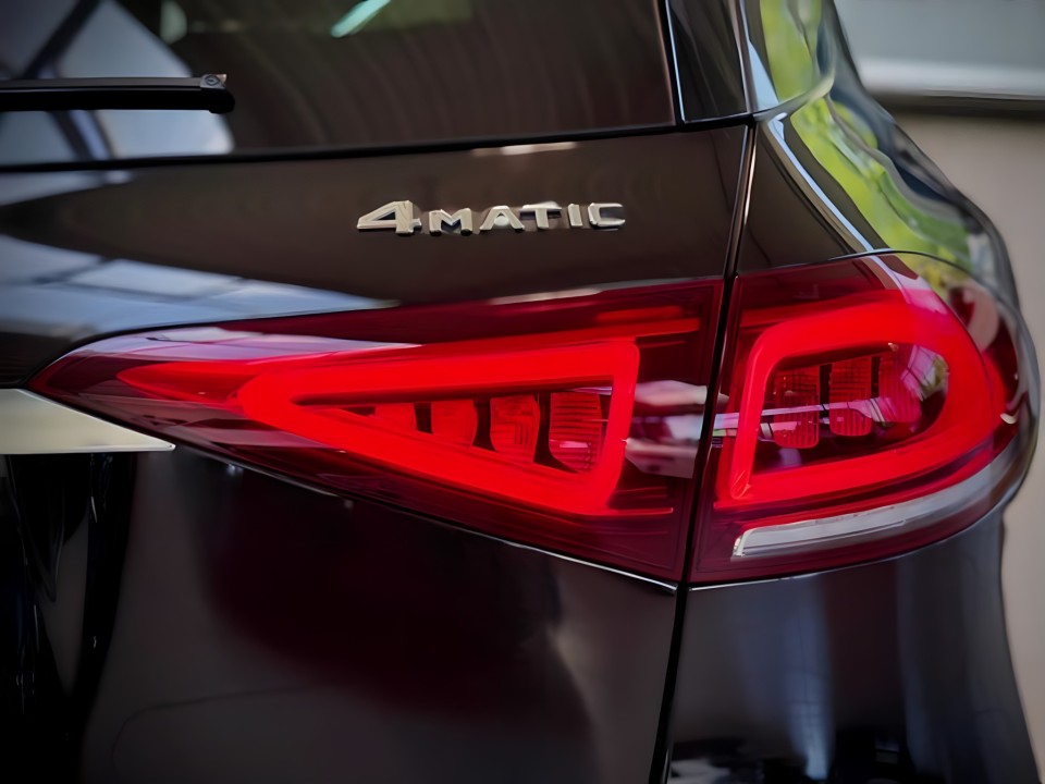 Mercedes-Benz GLE 350de 4MATIC (2)