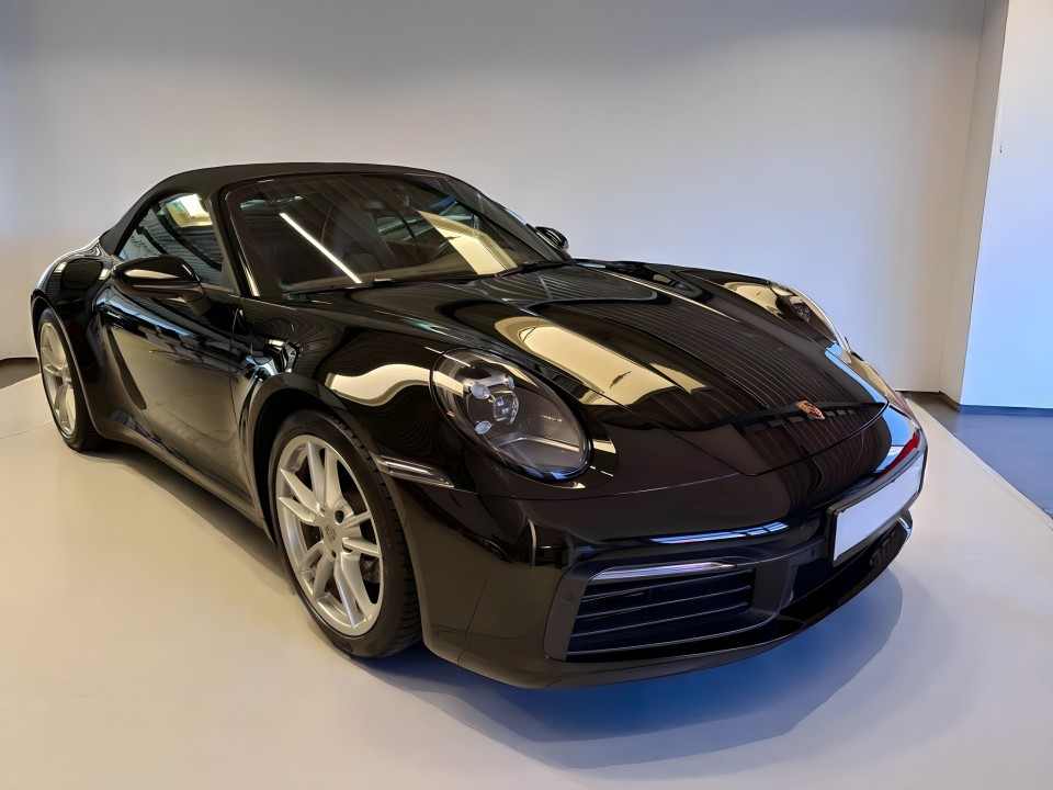 Porsche 992 Carrera Cabriolet (2)