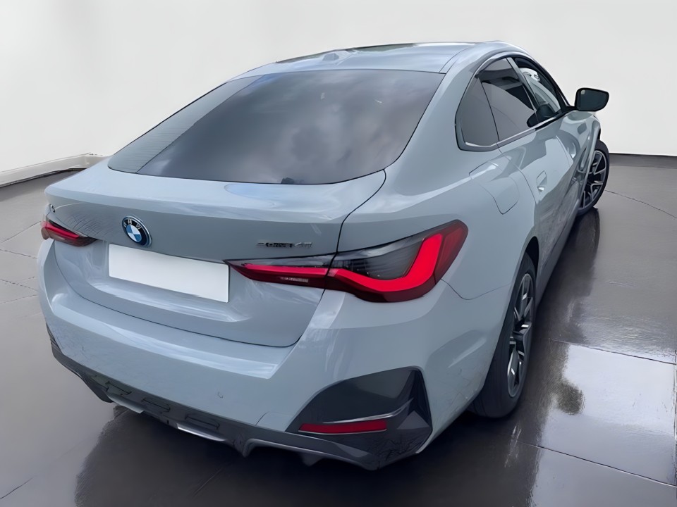 BMW i4 eDrive40 Gran Coupé M-Sport (2)