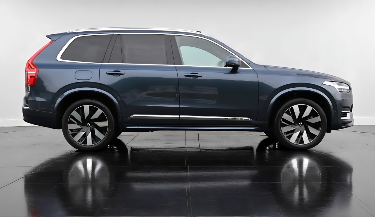 Volvo XC 90 T8 Recharge Ultra Bright (2)